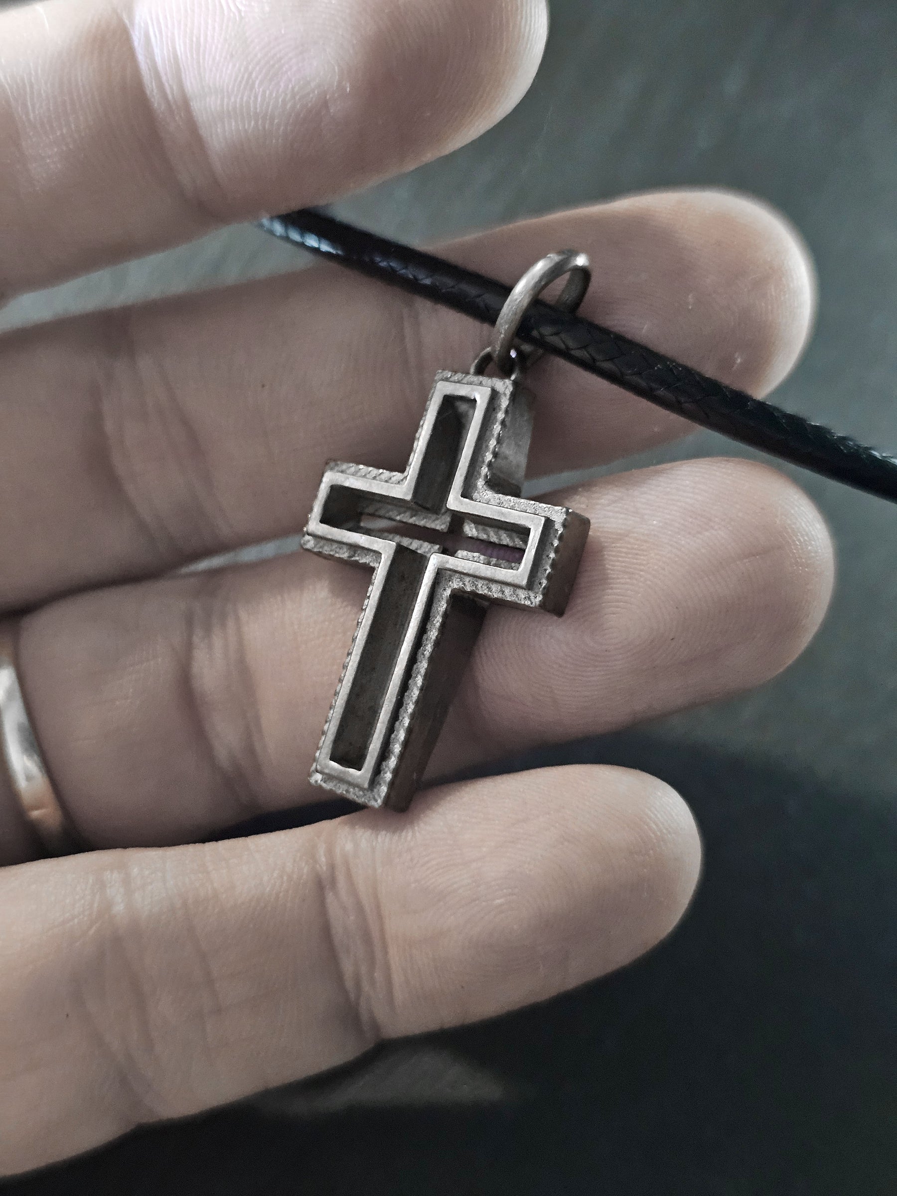 Crucifix Pendant | Hollow