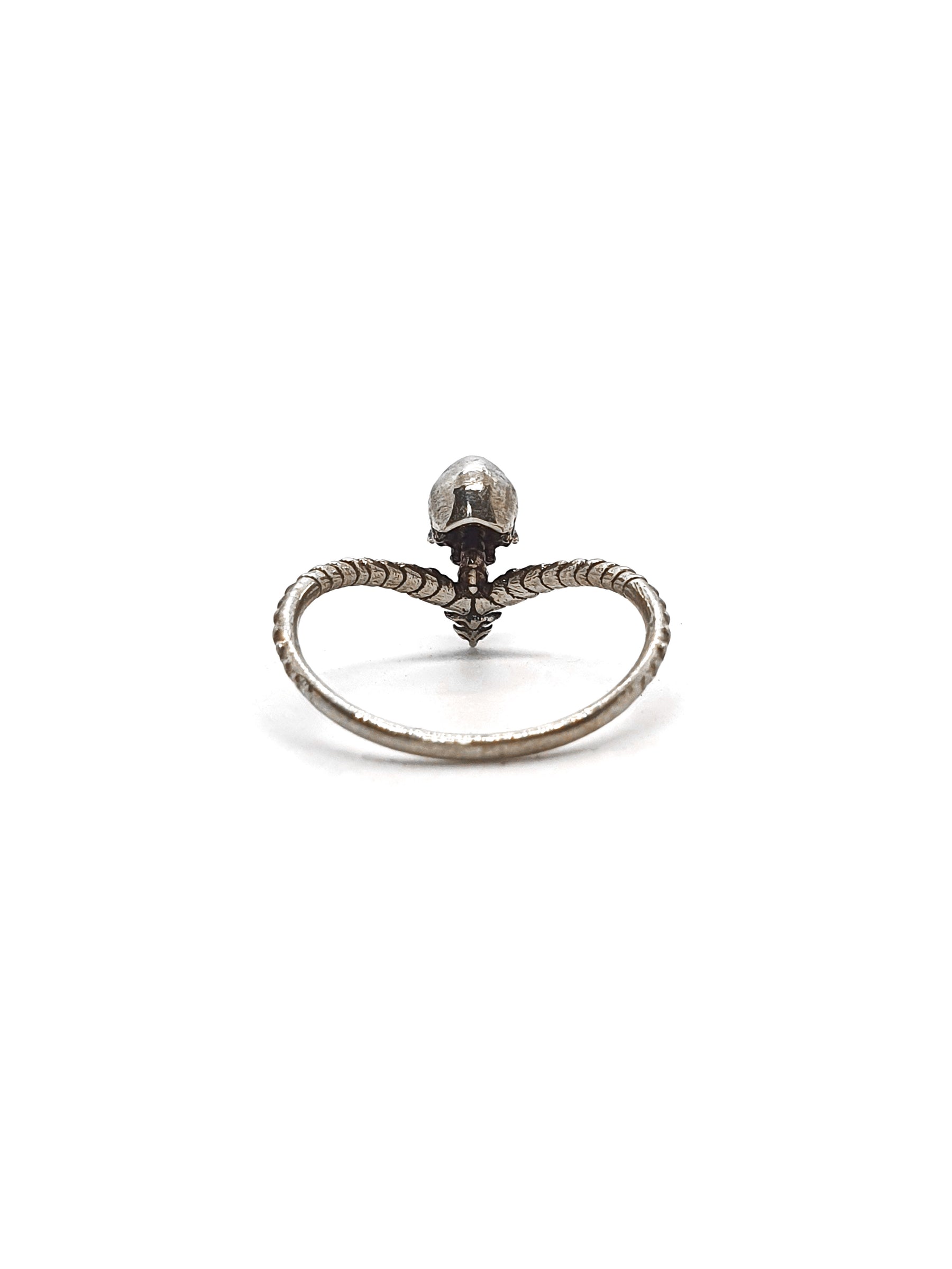 Skull Ring | V Shape Mini Midi