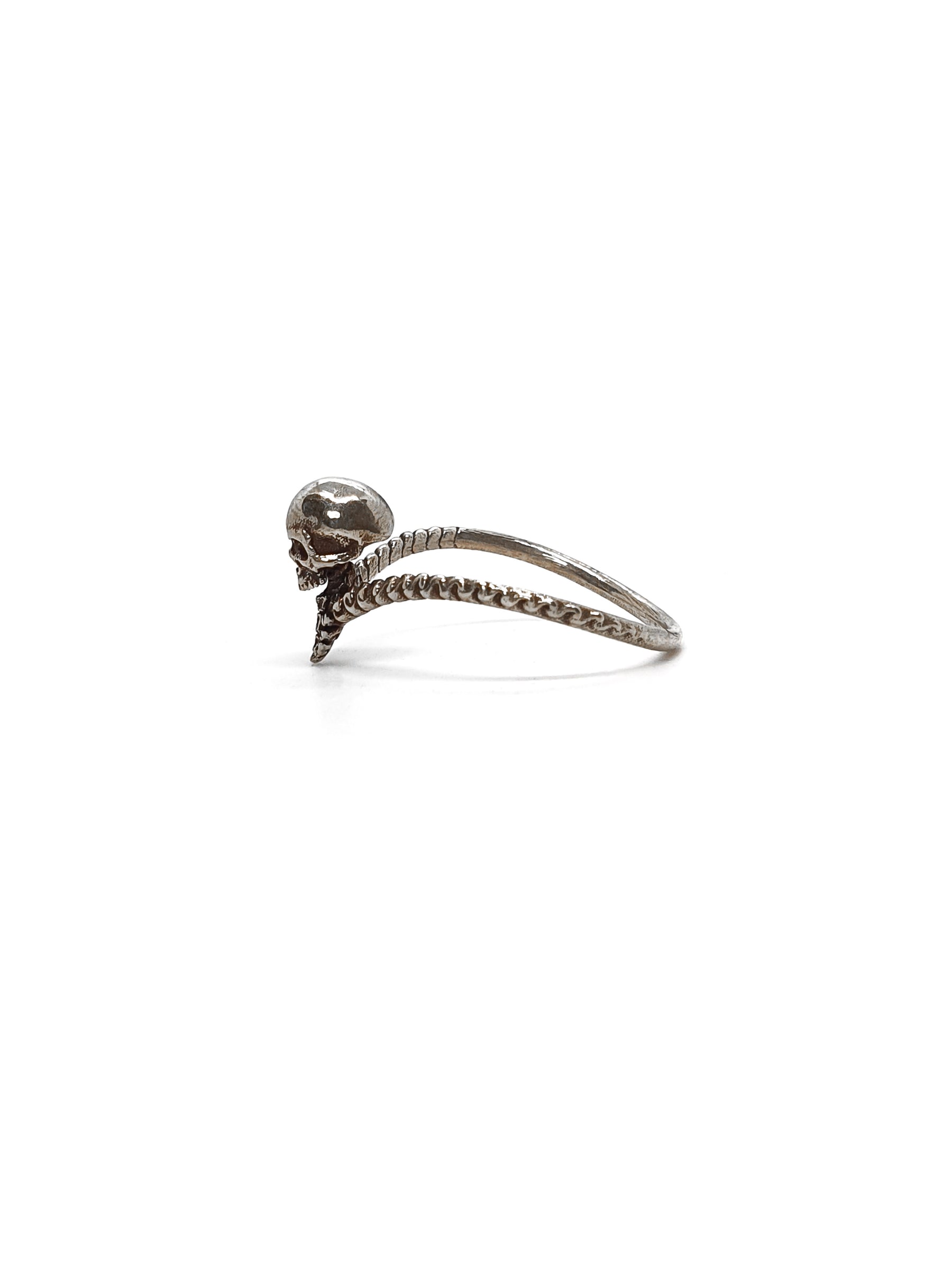 Skull Ring | V Shape Mini Midi