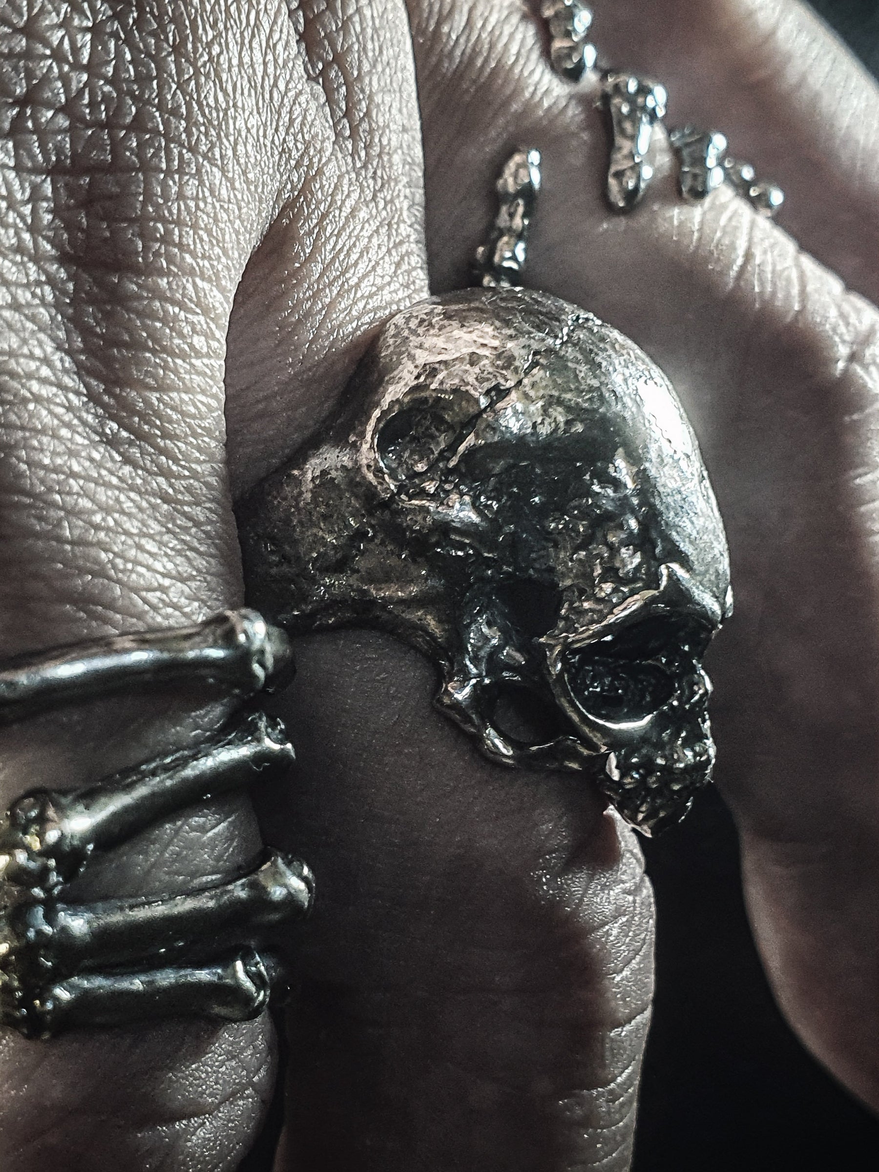 Skull Ring | Alien Gray