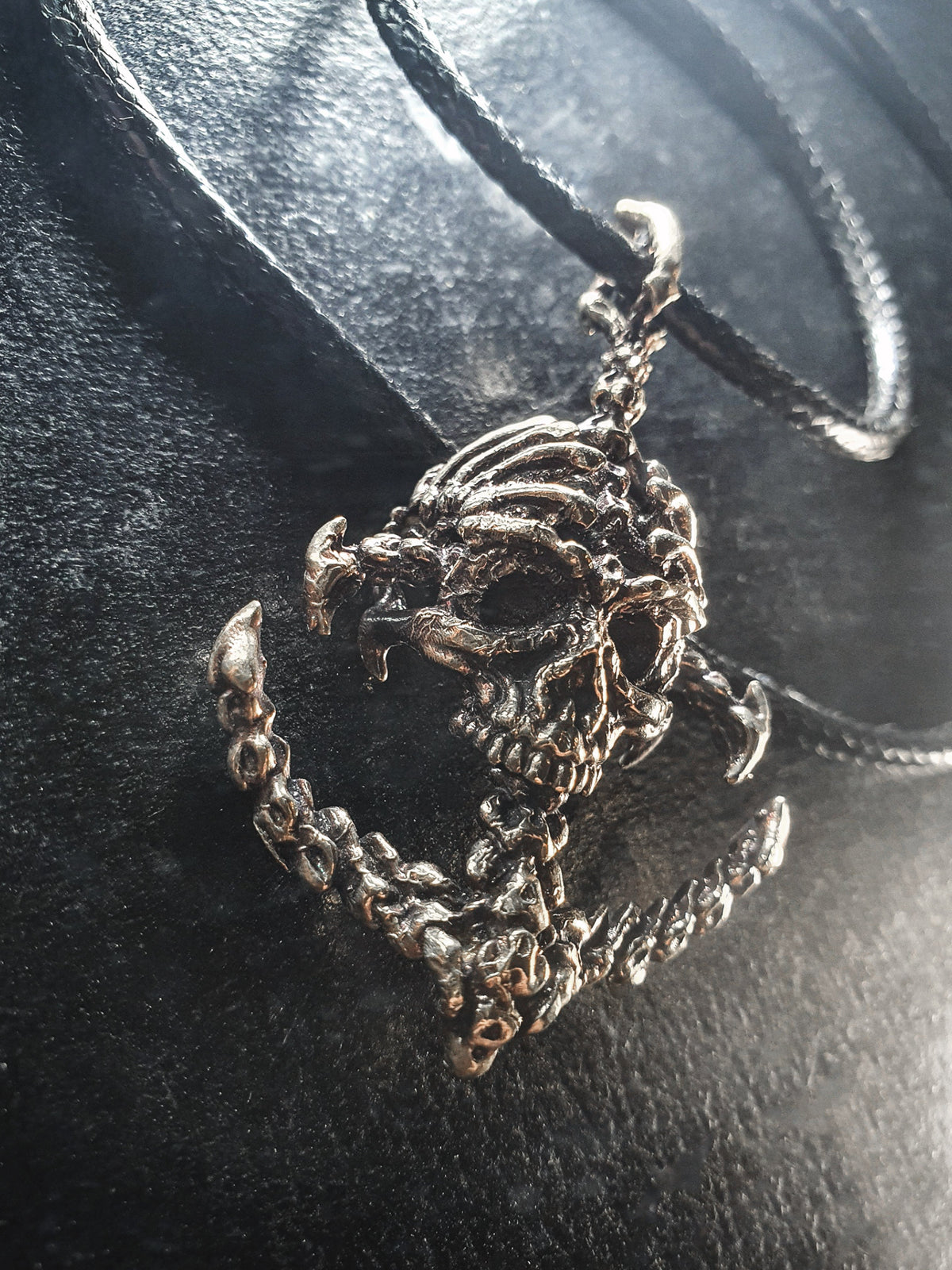 Skull Pendant | Corrupted Pirate Anchor