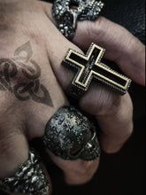 Crucifix Ring | Hollow