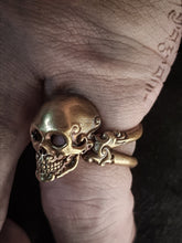 Skull Ring | CrossBones Deco