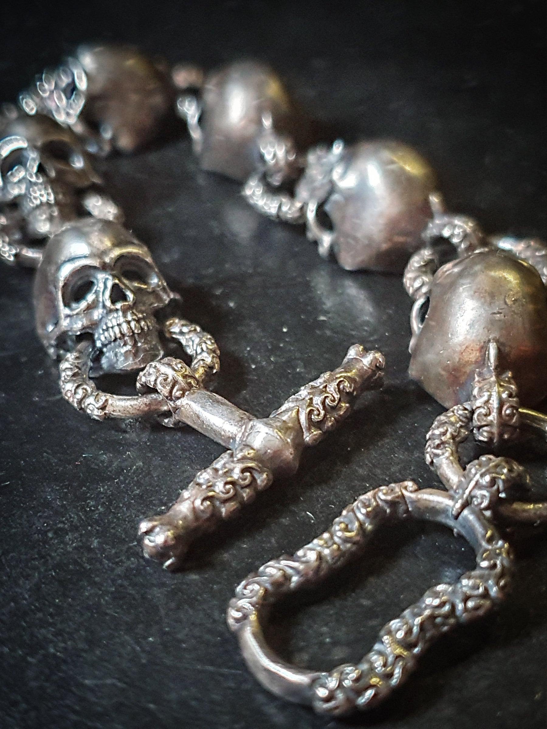 Skull Chain Link Bracelet | Biting Skull Chain