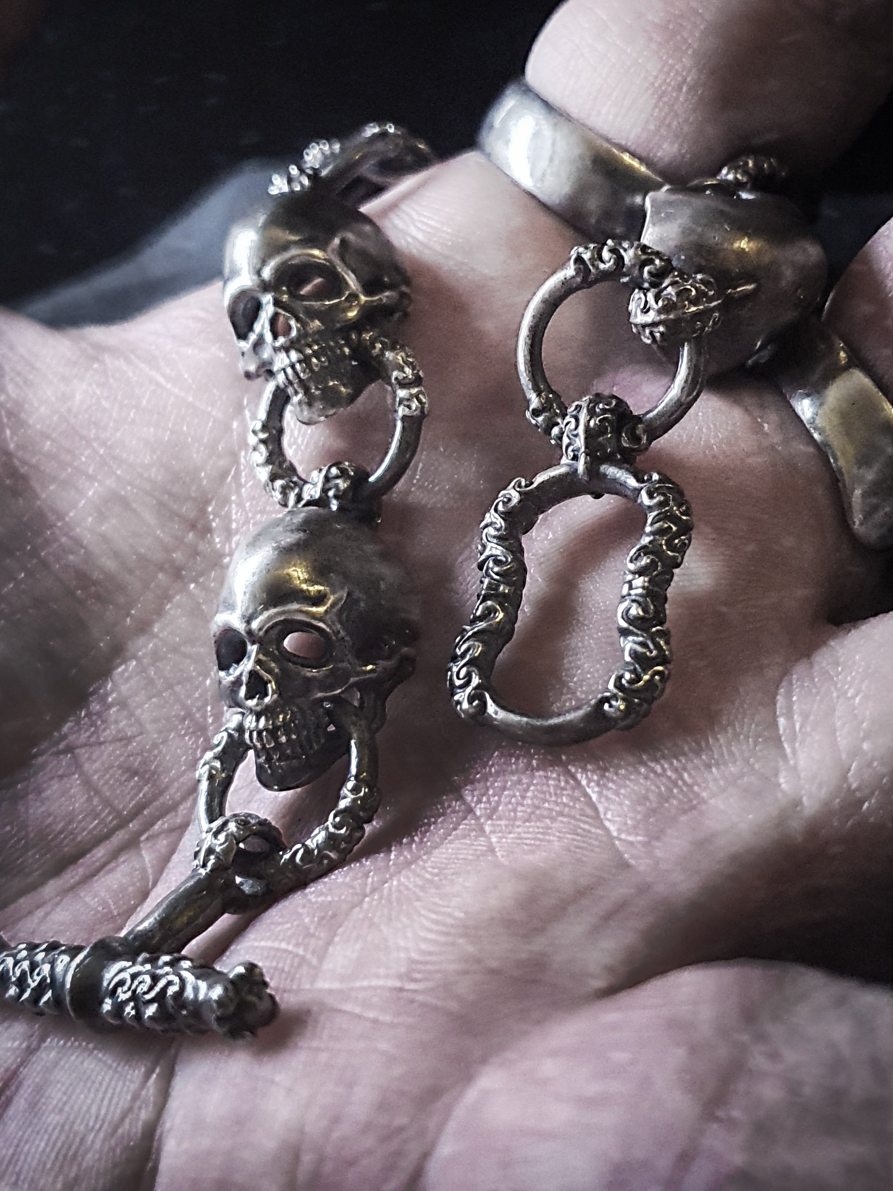 Skull Chain Link Bracelet | Biting Skull Chain