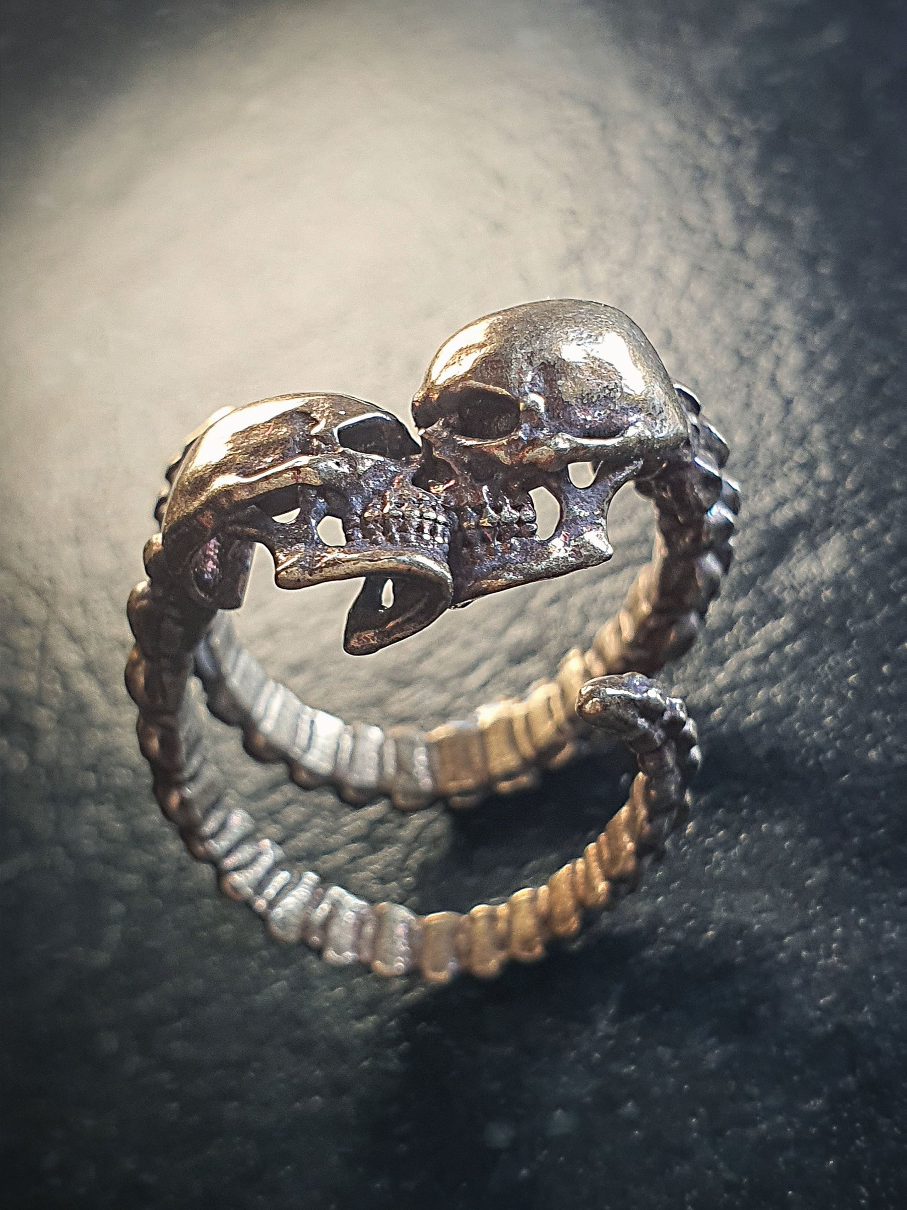 Skull Ring | Eternal Kiss