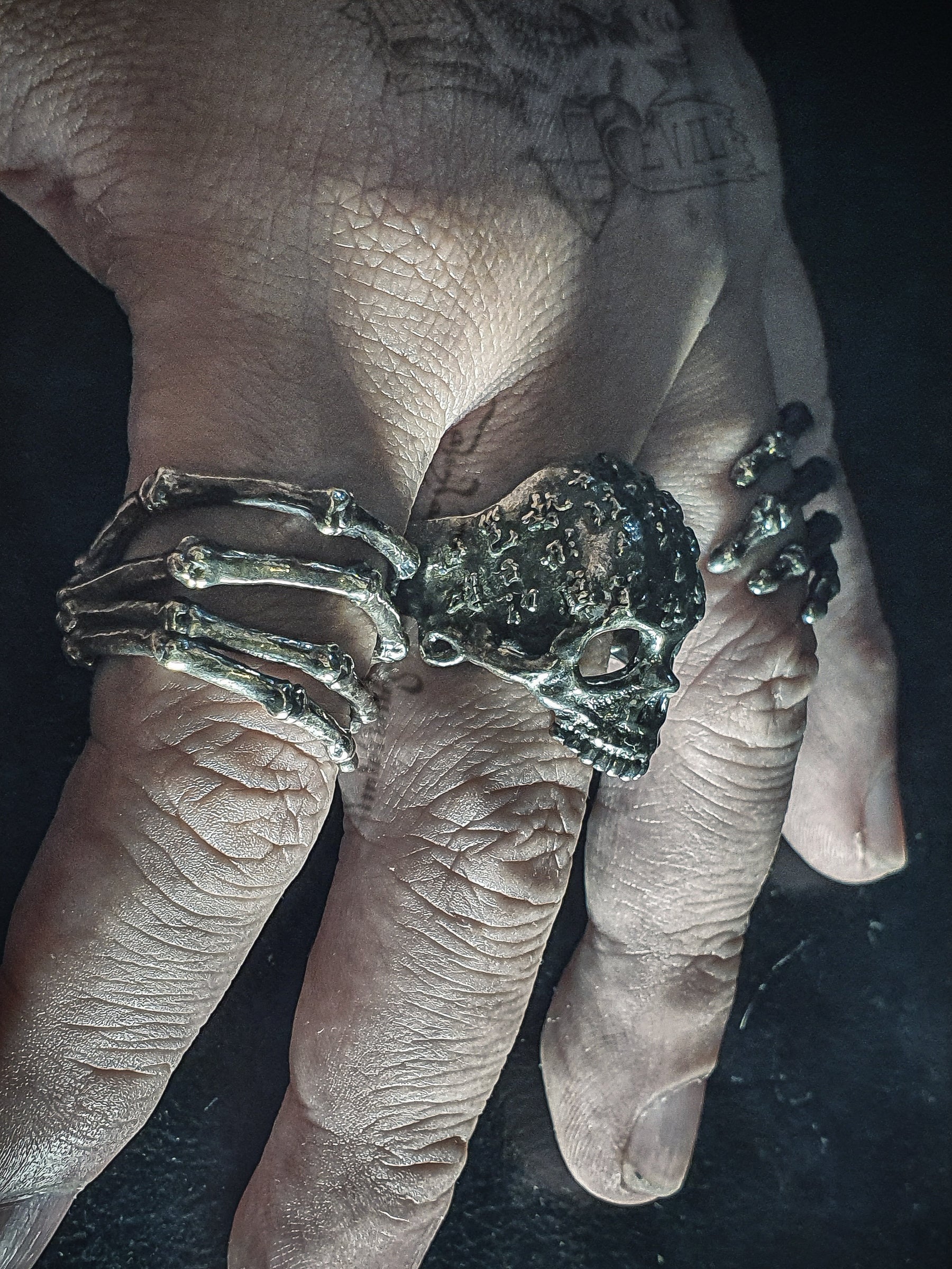 Skull Ring | Skeleton Hands