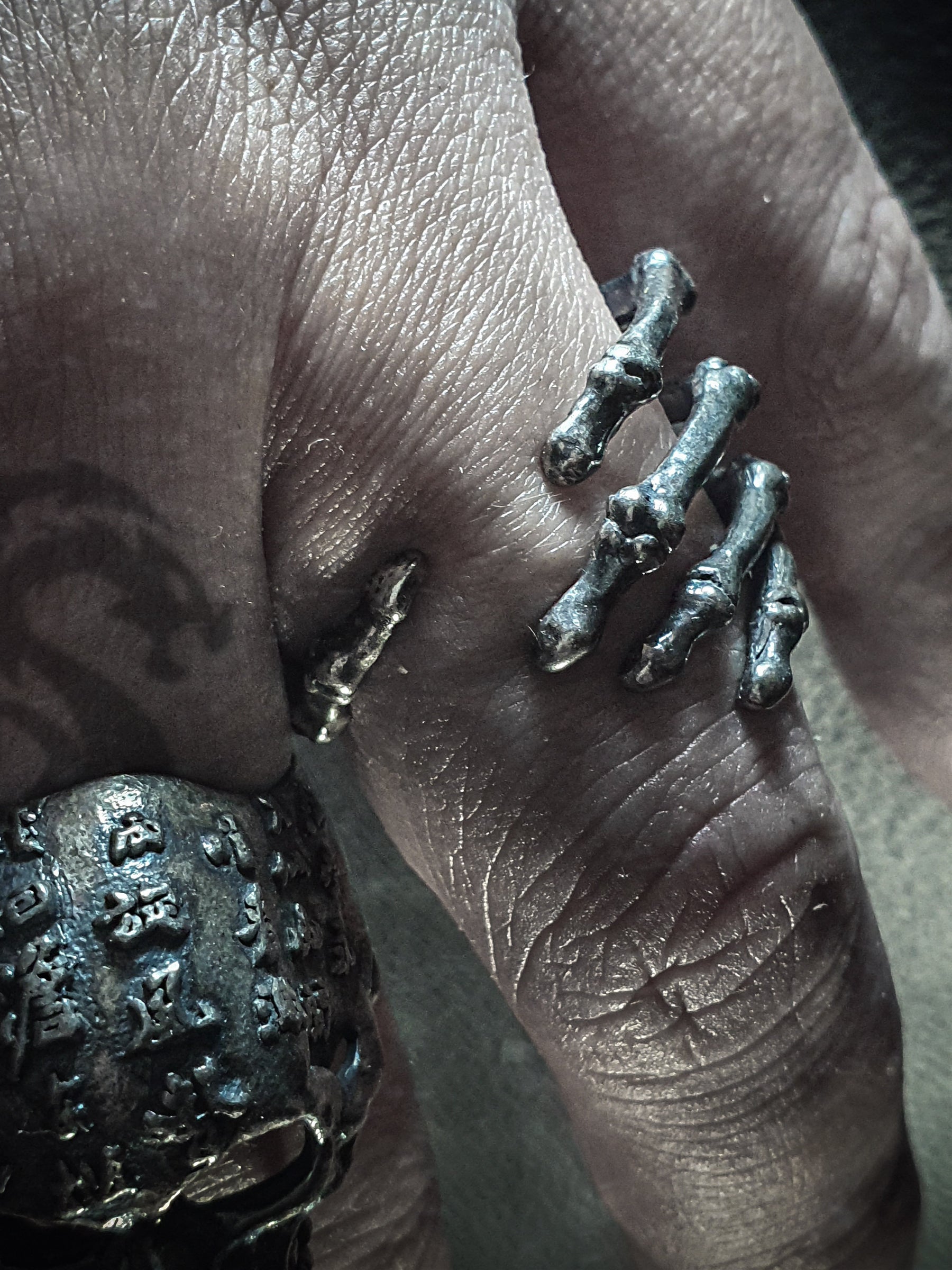 Skull Ring | Skeleton Hands