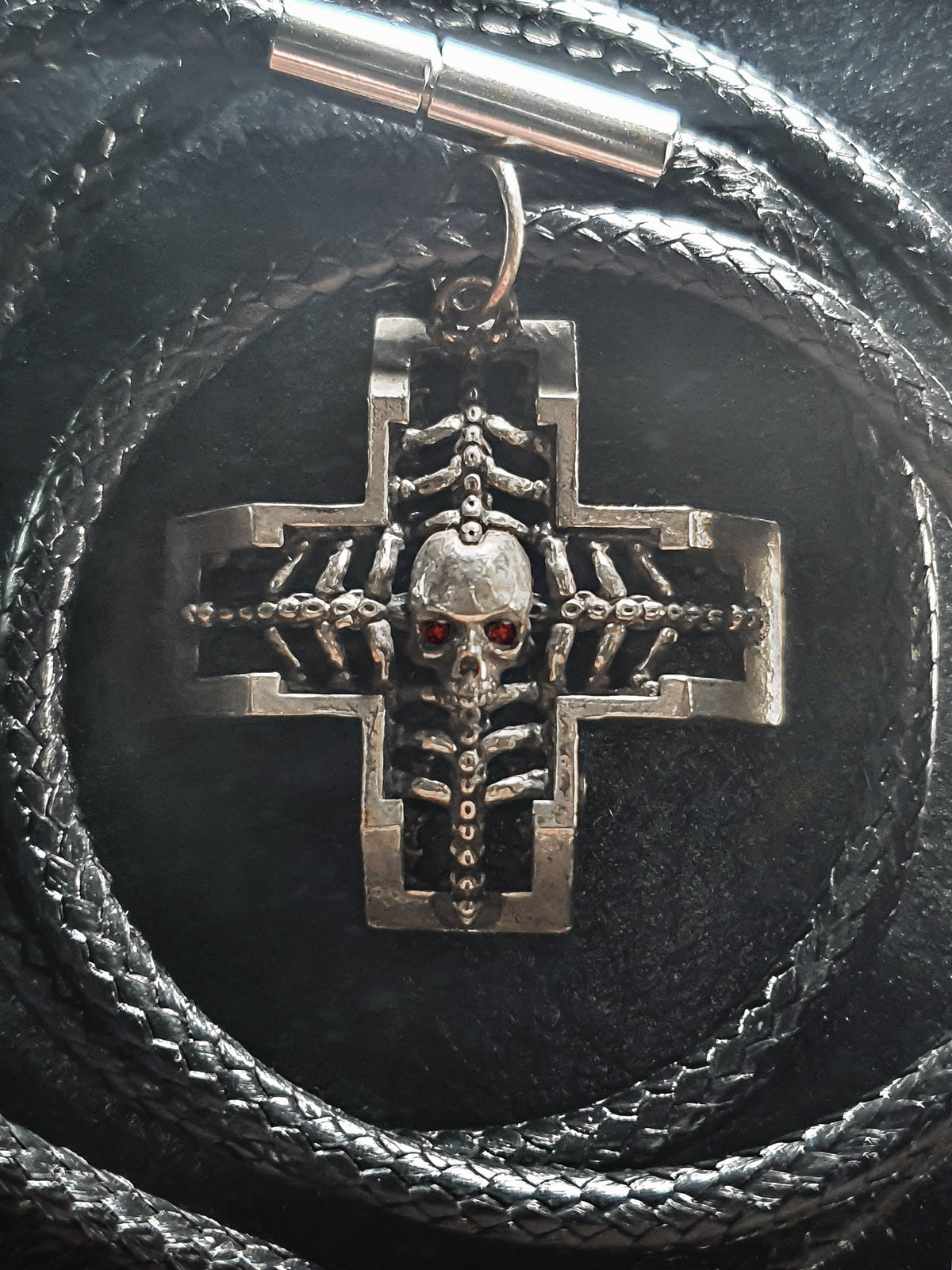 Skull Pendant | Crucifix