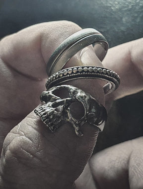 Skull Ring | Slanted Stacking
