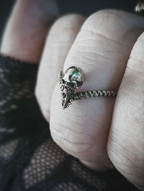 Skull Ring | V Shape Mini Midi