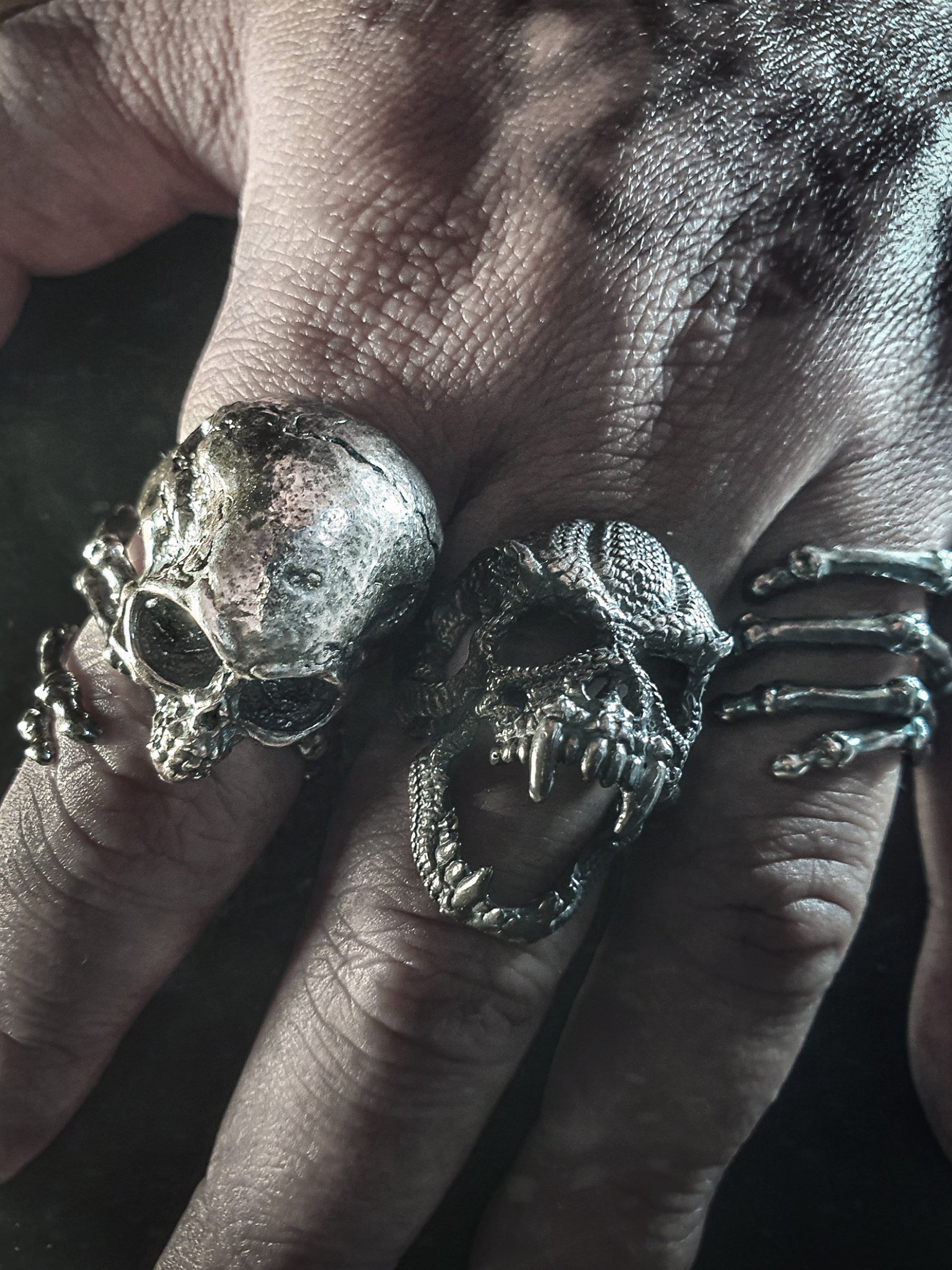 Skull Ring | Alien Gray