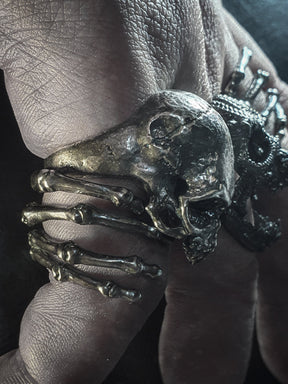 Skull Ring | Alien Gray