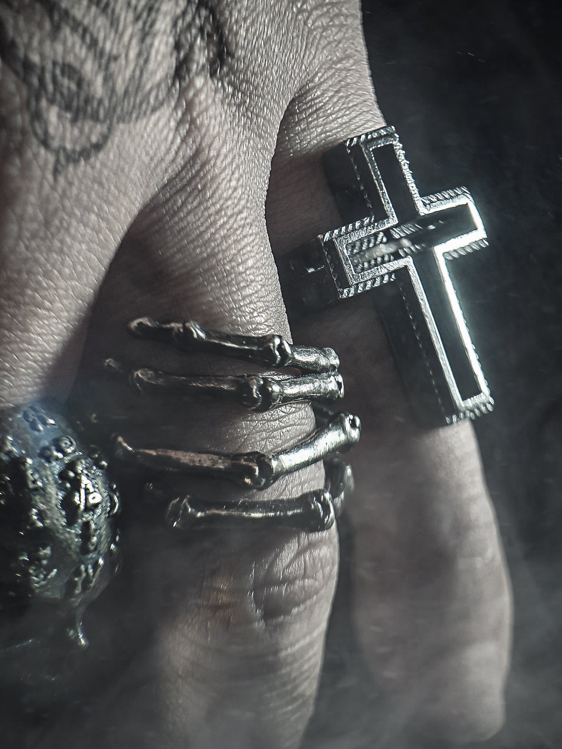 Cross Ring | Hollow