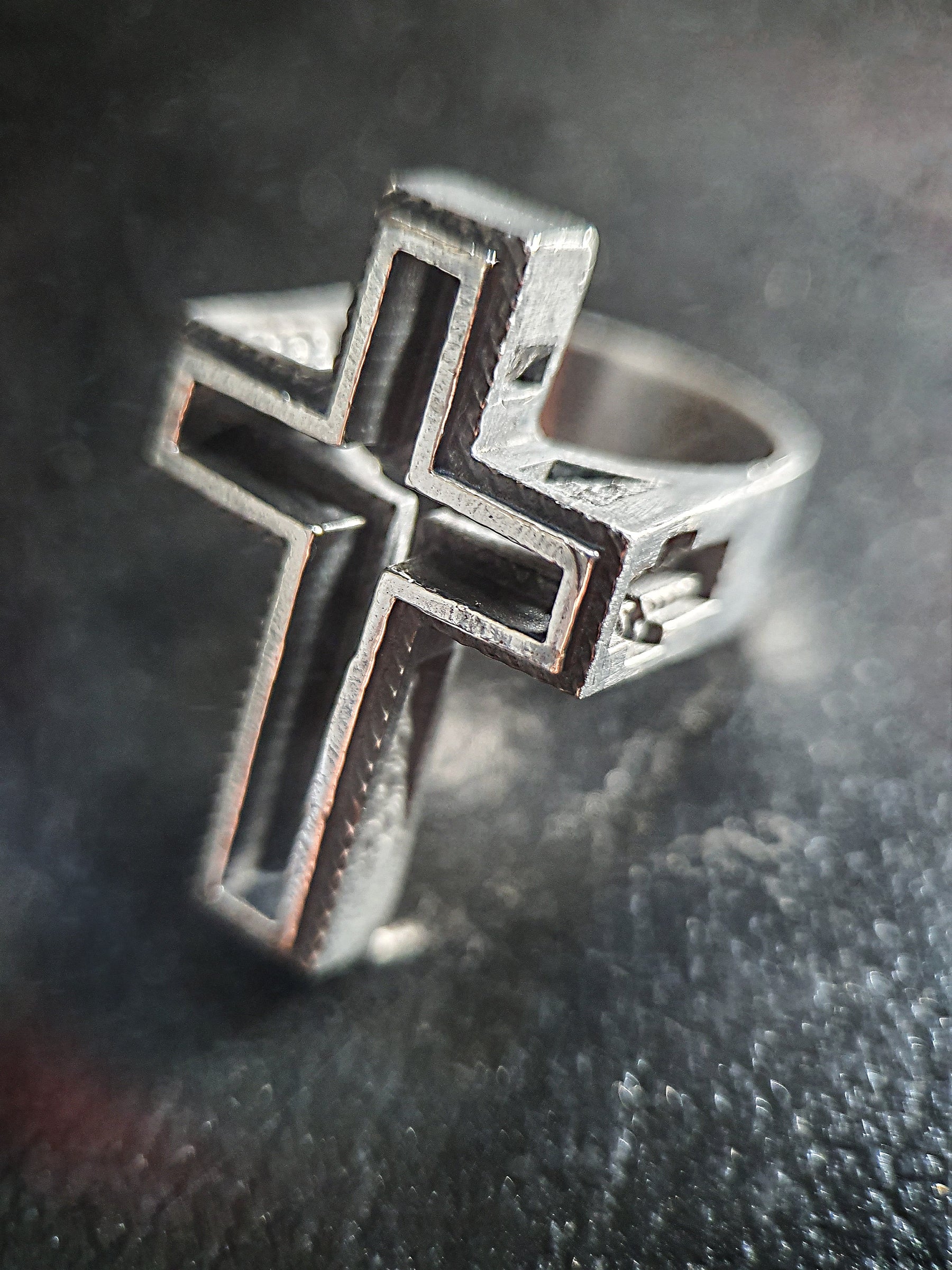 Cross Ring | Hollow