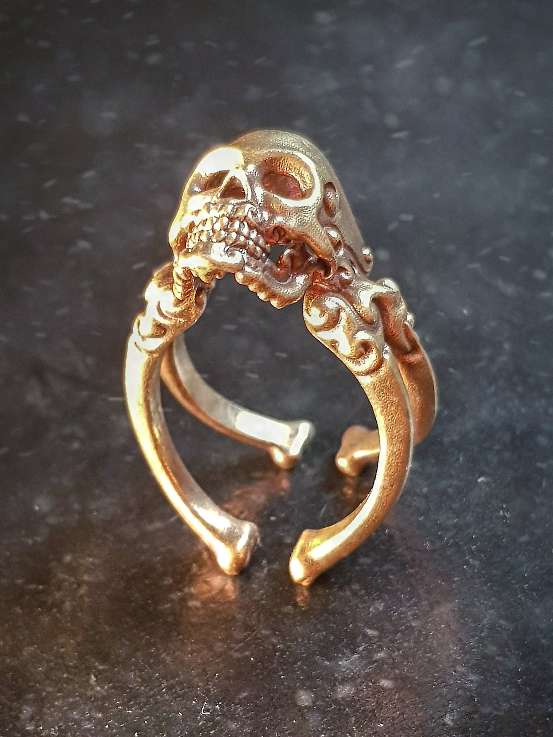 Skull Ring | CrossBones Deco