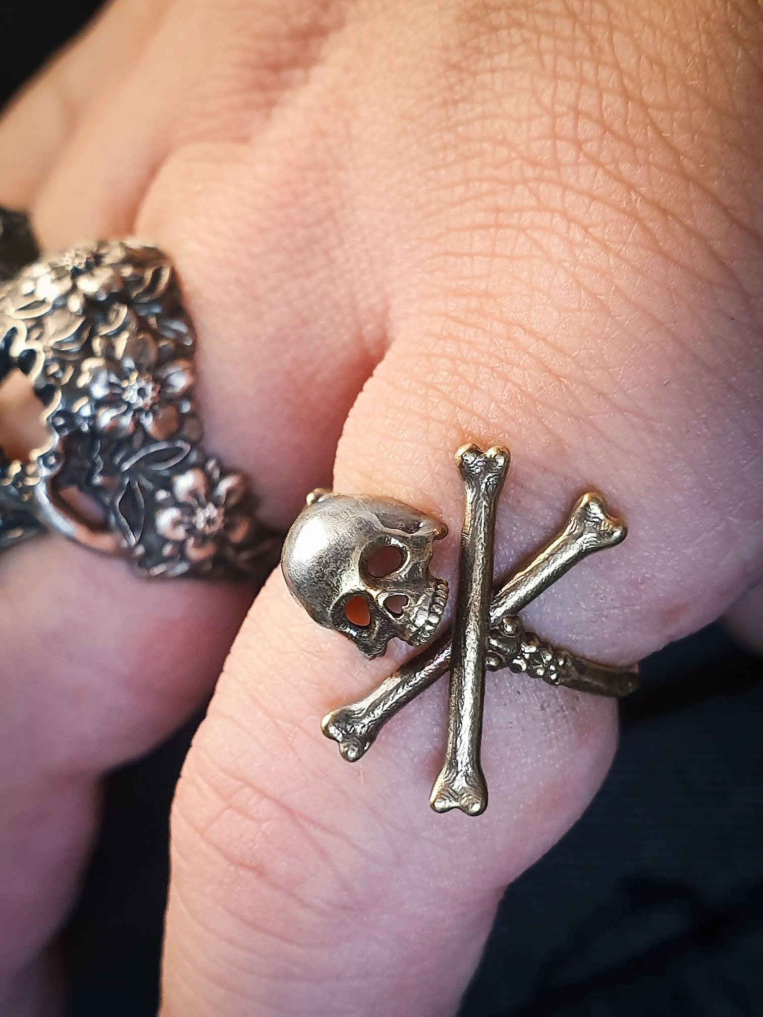 Skull Ring | Dainty CrossBones