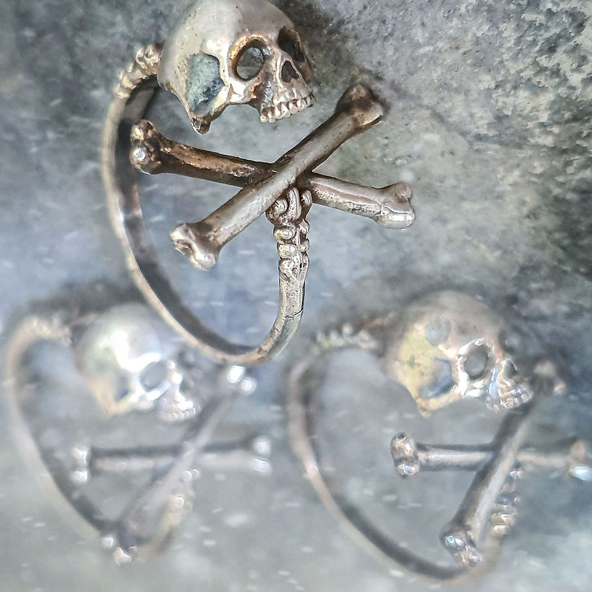 Skull Ring | Dainty CrossBones