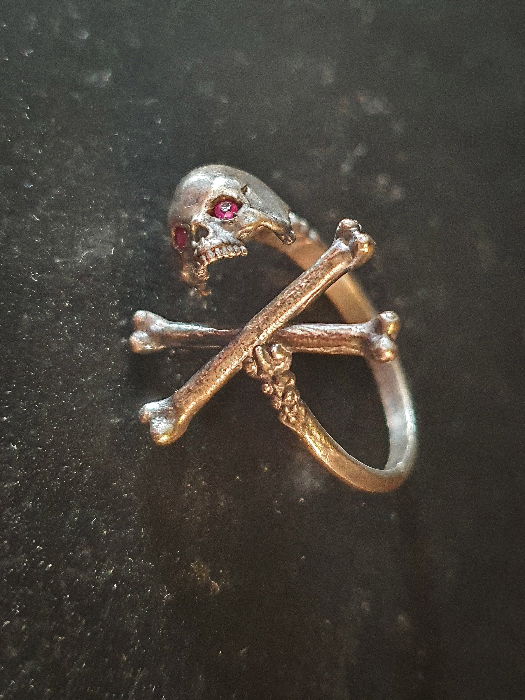 Skull Ring | Dainty CrossBones