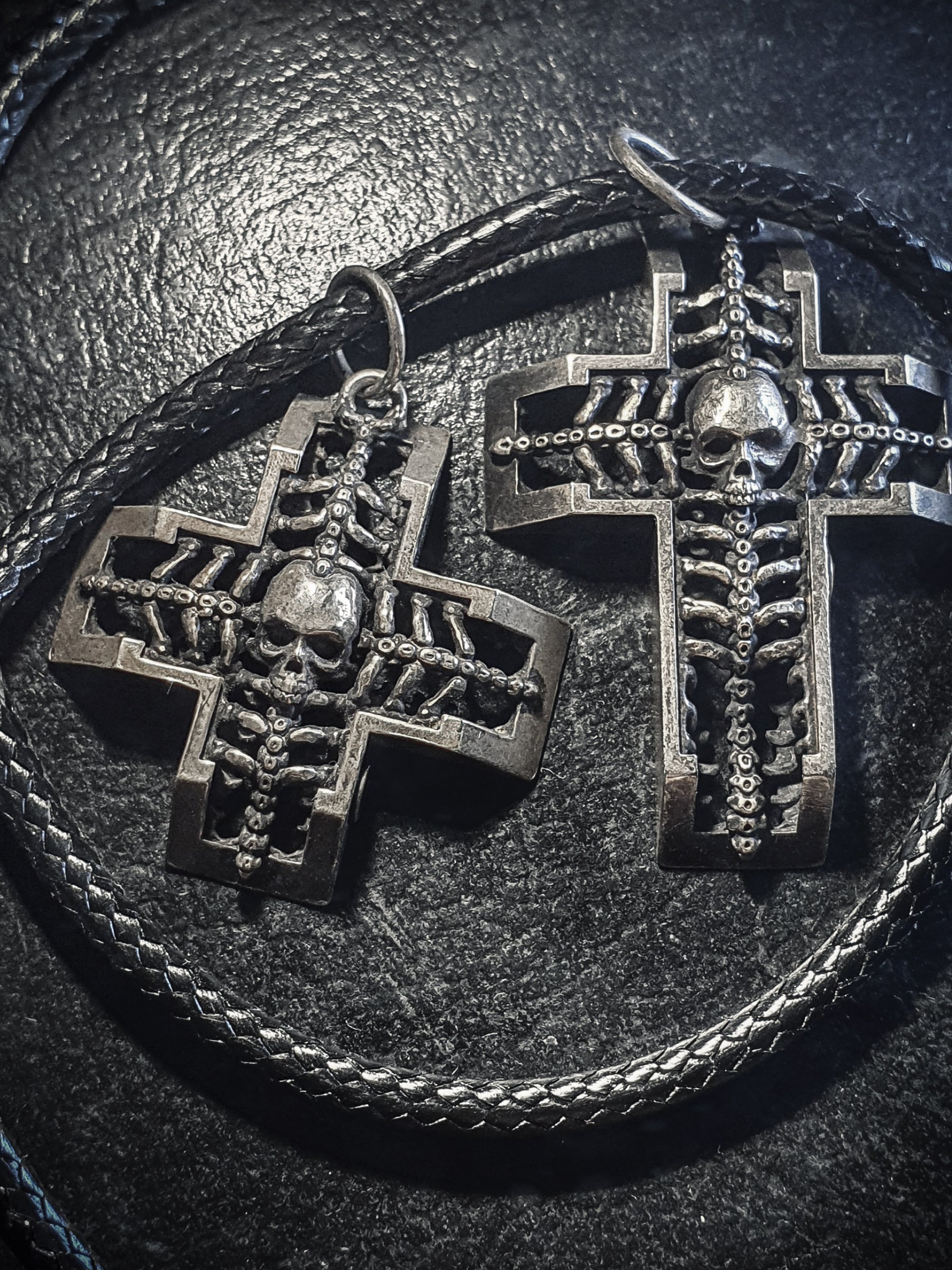 Skull Pendant | Crucifix