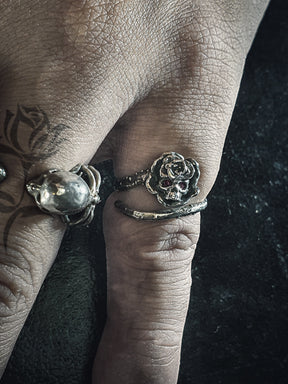 Skull Ring | Dainty Rose Skull