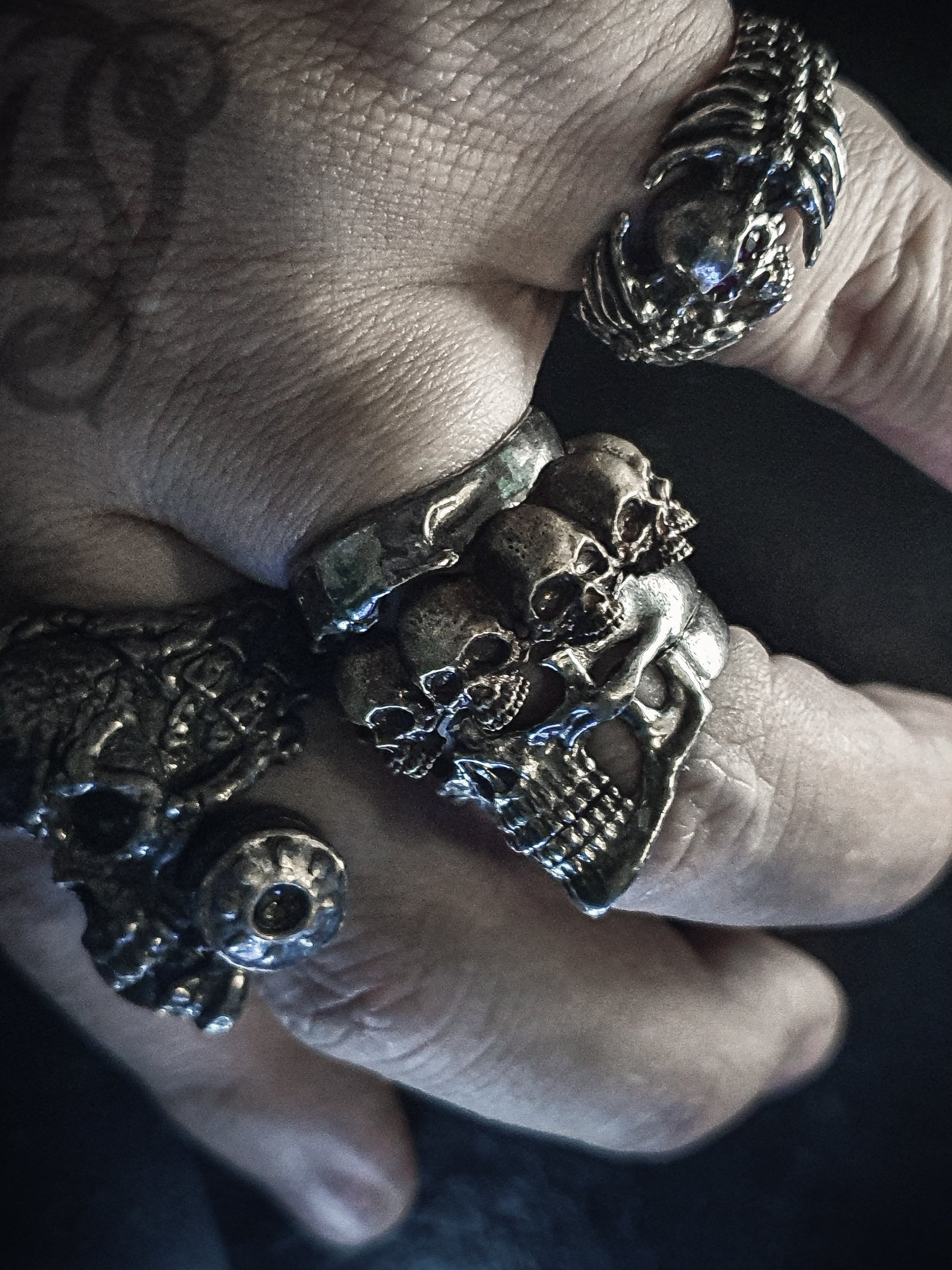 Skull Ring | Nine head adjustable Stacker