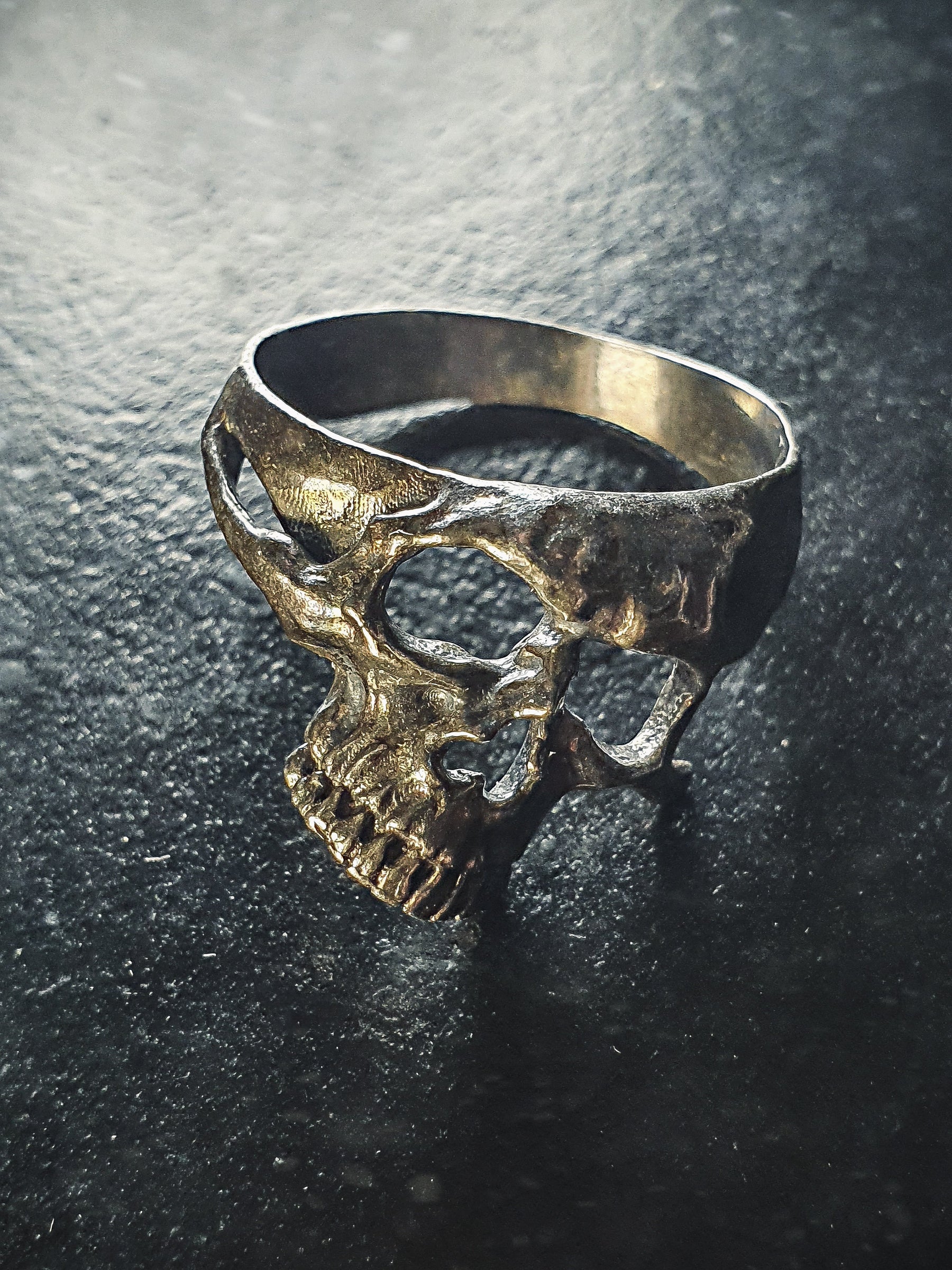 Skull Ring | Slanted Stacking