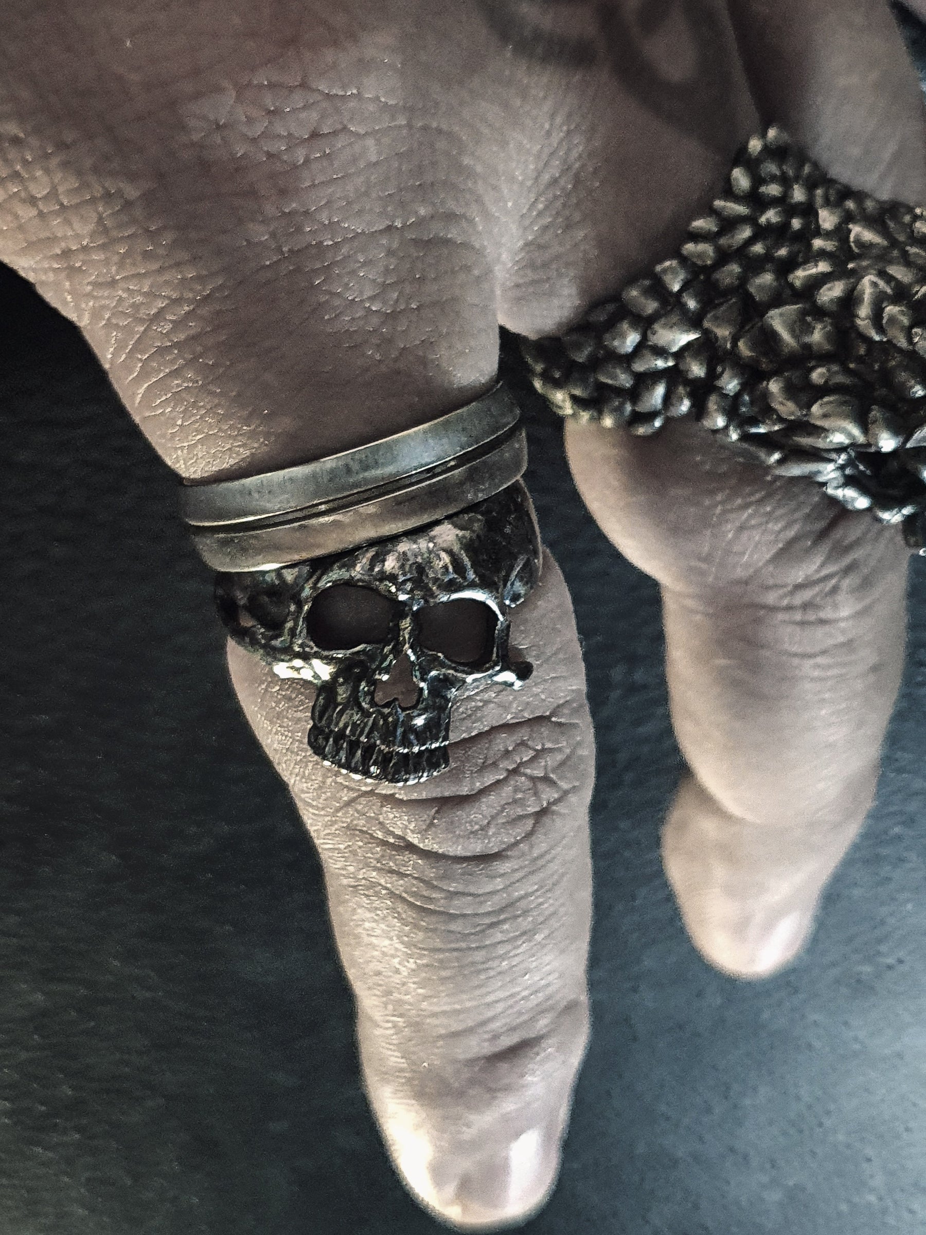 Skull Ring | Slanted Stacking