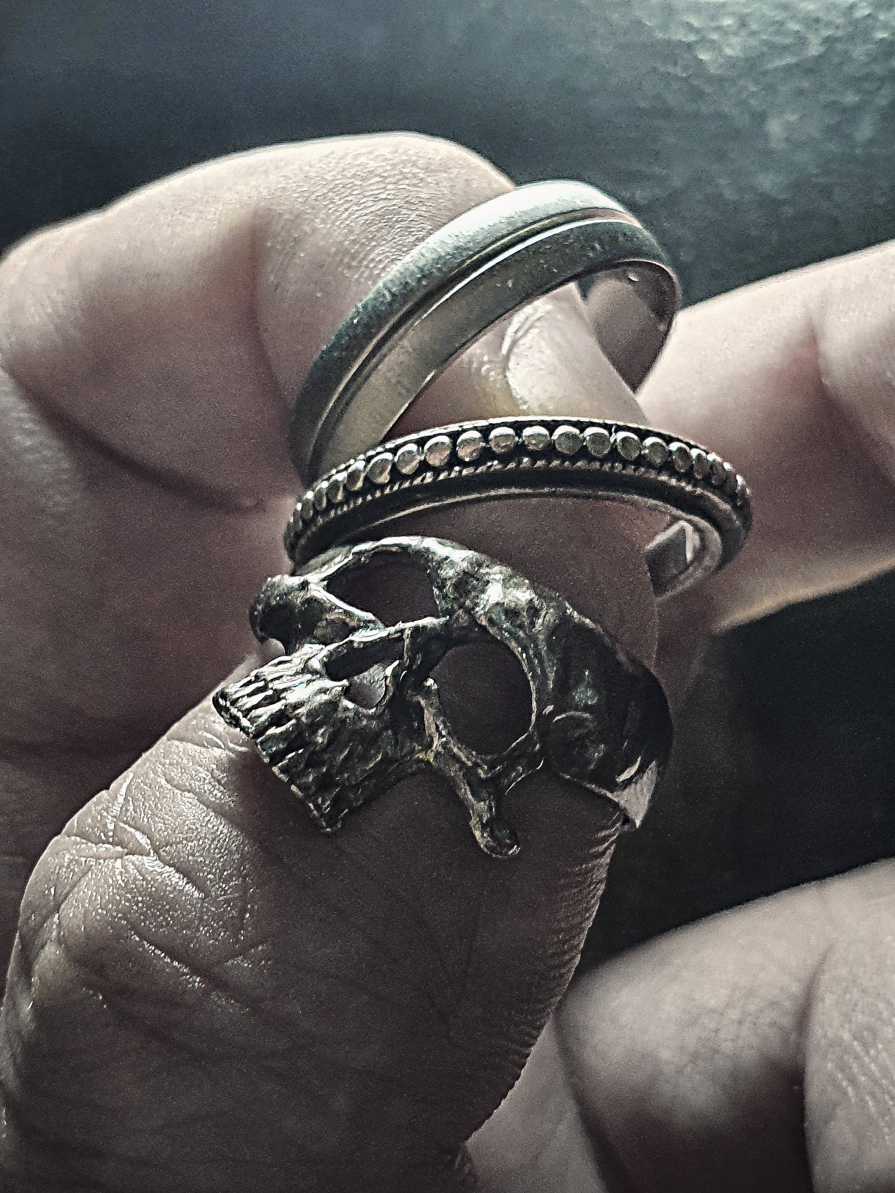 Skull Ring | Slanted Stacking